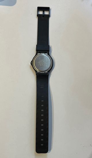 Reloj Casio Analógico Unisex Blanco y Negro