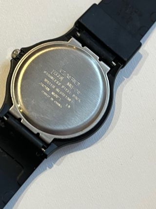 Reloj Casio Analógico Unisex Blanco y Negro