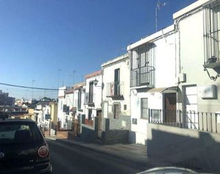 Casa adosada en venta en La Paz en Alcalá de Guadaira