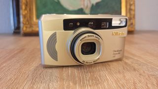 Cámara Nikon One Touch Zoom 90 de 35 mm