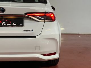 Toyota Corolla 1.8 125H BUSINESS PLUS E-CVT SEDAN