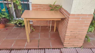 Mesa de camilla de madera