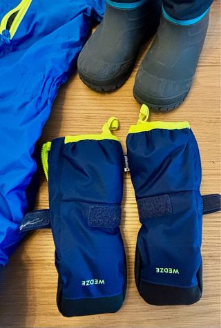 Mono de nieve Decathlon talla 5 años