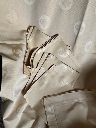 Tovaglia oro e 6 tovaglioli Gamba