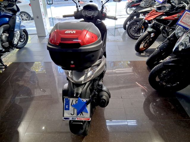 Piaggio Beverly 300S Maxi Scooter