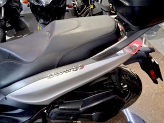 Piaggio Beverly 300S Maxi Scooter