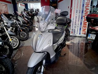 Piaggio Beverly 300S Maxi Scooter