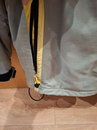 Chaqueta de nieve M con detalles en bolsillos