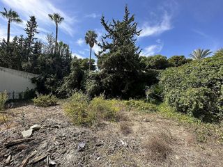 Terreno en venta en Nueva Andalucía centro en Marbella