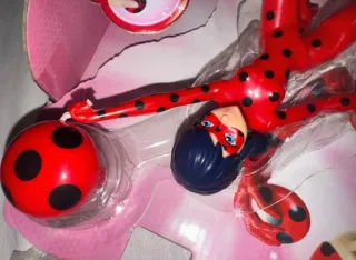 Muñeca Ladybug Jump & Fly Miraculous Bandai
