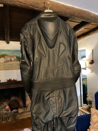 Mono de moto cuero negro