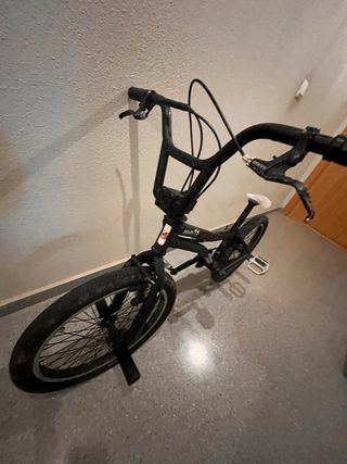Bicicleta BMX Negra