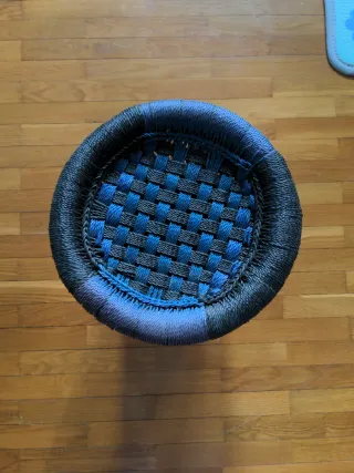 Taburete de bambú tejido