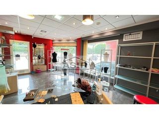 Local comercial en venta en L'Alquenència en Alzira