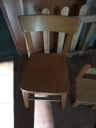 2 Sillas de Madera Beige y Marrón