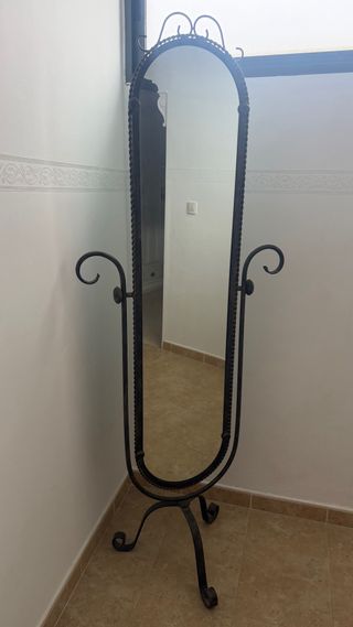 Specchio a figura intera in ferro