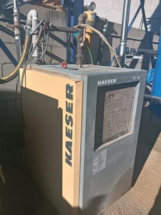 Compresor de aire Kaeser AS36 y secador