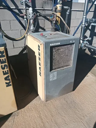 Compresor de aire Kaeser AS36 y secador