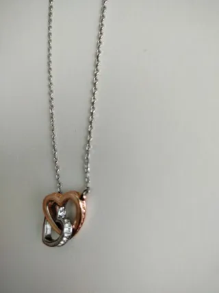 Collar corazones entrelazados