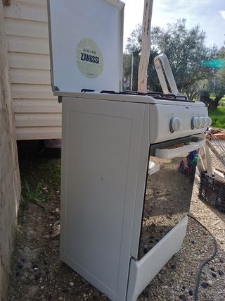 Cocina de gas Zanussi