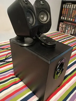 Altavoces Logitech X-210  2.1 Negros