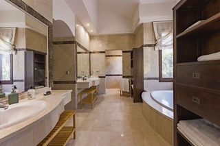 Chalet en alquiler en Nueva Andalucía centro en Marbella