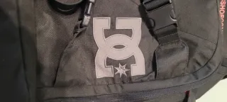 Mochila DC Shoes Negra y Roja