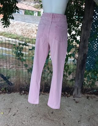 Vaqueros Mom Rosa Bershka Talla M