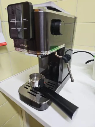 Cafetera Cecotec Negra