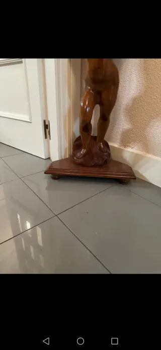 Mesita auxiliar esquinera de madera