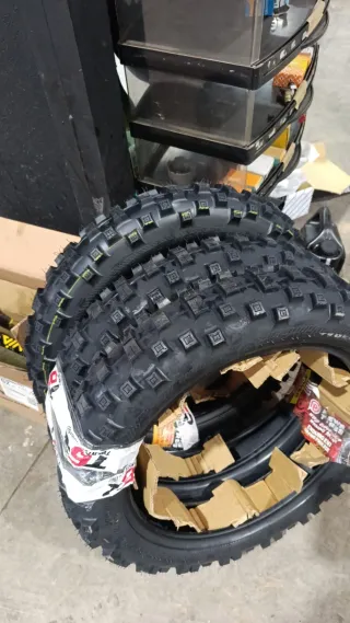 Neumático Trasero Plews Tyres EN1 Grand Prix 140/8