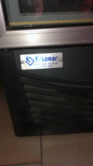 Congelador vertical con luz