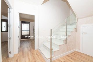 Casa en venta en Lucena