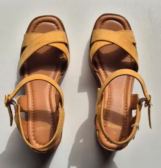 Sandalias Merkel Cuña Madera Beige Marrón