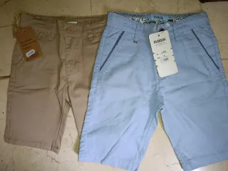 Pantalón corto niño chino beige y azul
