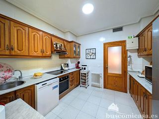 Chalet en venta en Linares