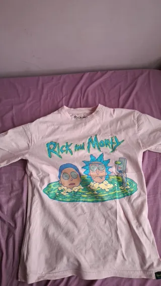 Camiseta Rick and Morty Rosa
