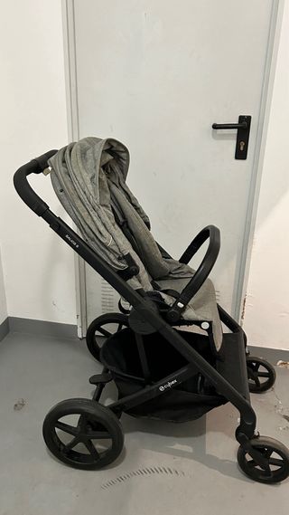 Silla de bebé Cybex con capazo gris