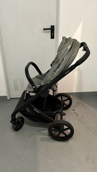 Silla de bebé Cybex con capazo gris