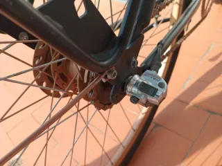 Bicicleta Elops 500 negra modificada