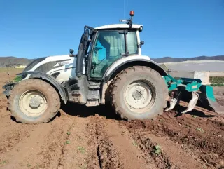 Tractor Valtra T174 Blanco