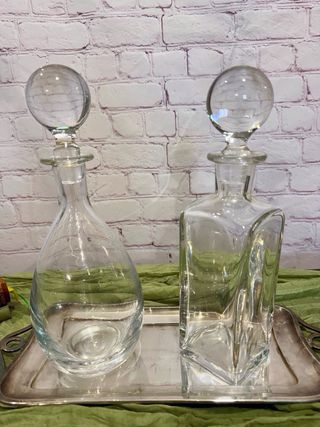 Pareja de licoreras antiguas