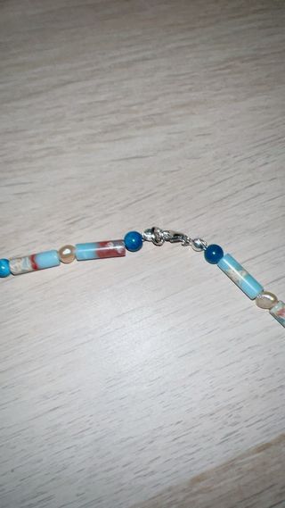 Collar elegante piedras y perlas naturales