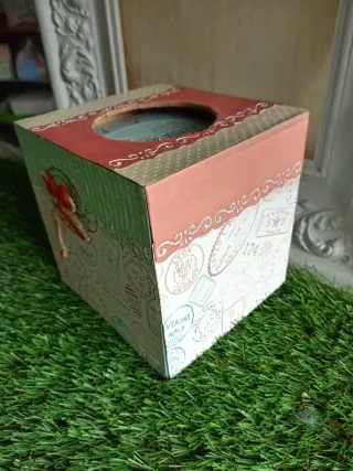 Caja cubo decorativa para pañuelos