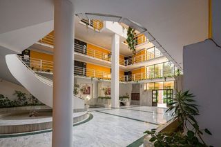 Local comercial en venta en Playa de la Fontanilla en Marbella