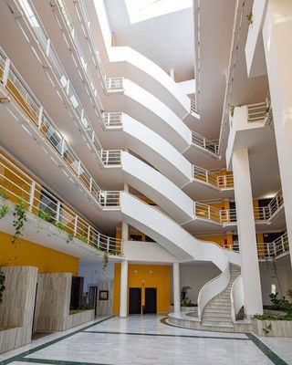 Local comercial en venta en Playa de la Fontanilla en Marbella