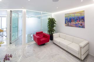 Local comercial en venta en Playa de la Fontanilla en Marbella