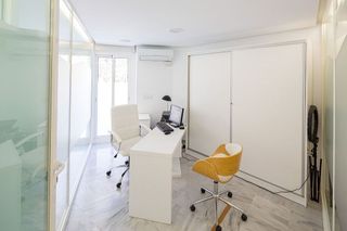 Local comercial en venta en Playa de la Fontanilla en Marbella