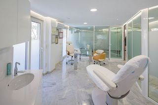 Local comercial en venta en Playa de la Fontanilla en Marbella