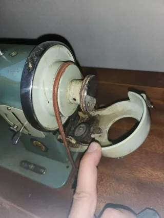 Máquina de coser Alfa antigua.